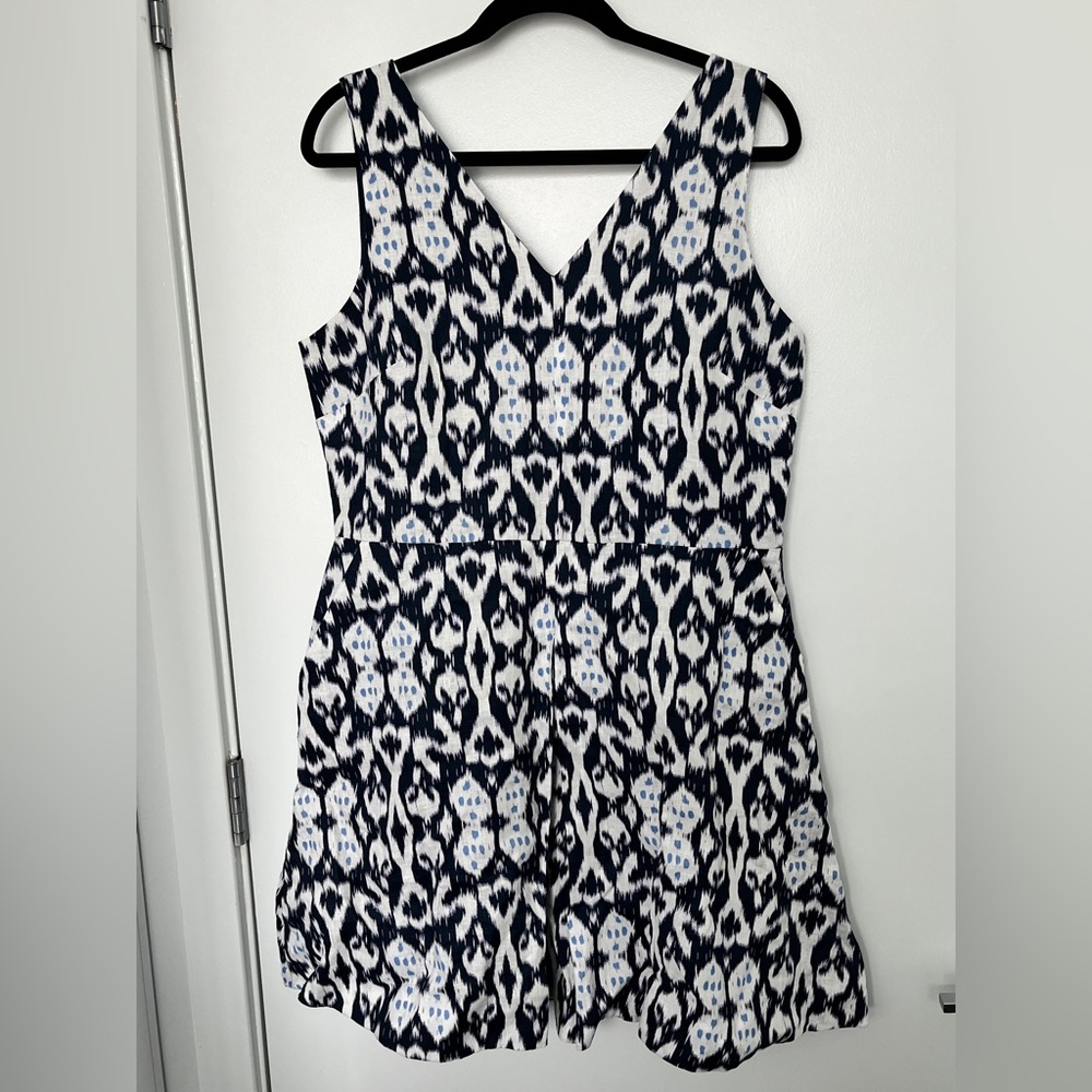 Sleeveless GAP Navy and White Patterned Dress